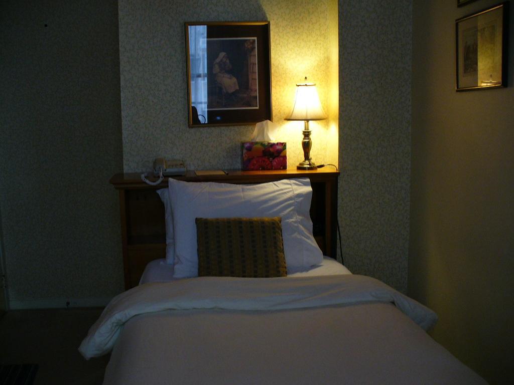 Albert House Inn Ottawa Room photo